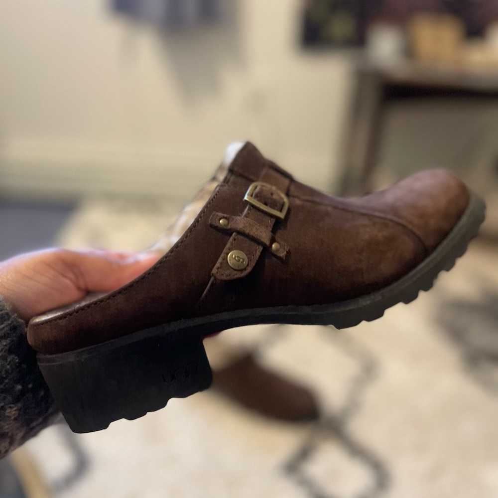 SIZE 10 UGG Australia Clogs